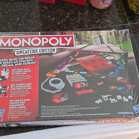 A brand new never opened monopoly. Cheater's edition with cuffs - Picture 4 of 5